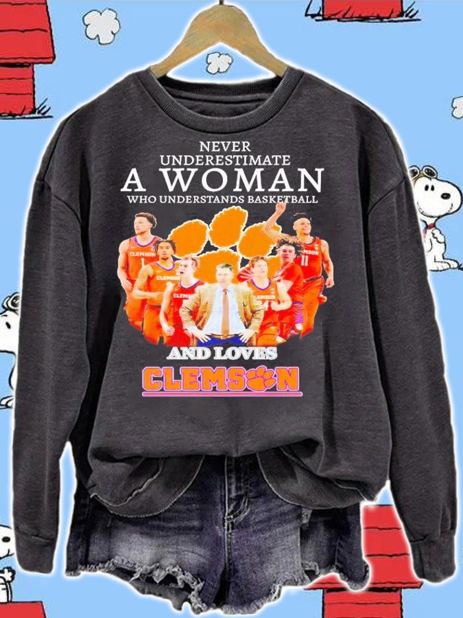Never underestimate a woman who understands basketball and loves Clemson Tigers shirt t-shirt
