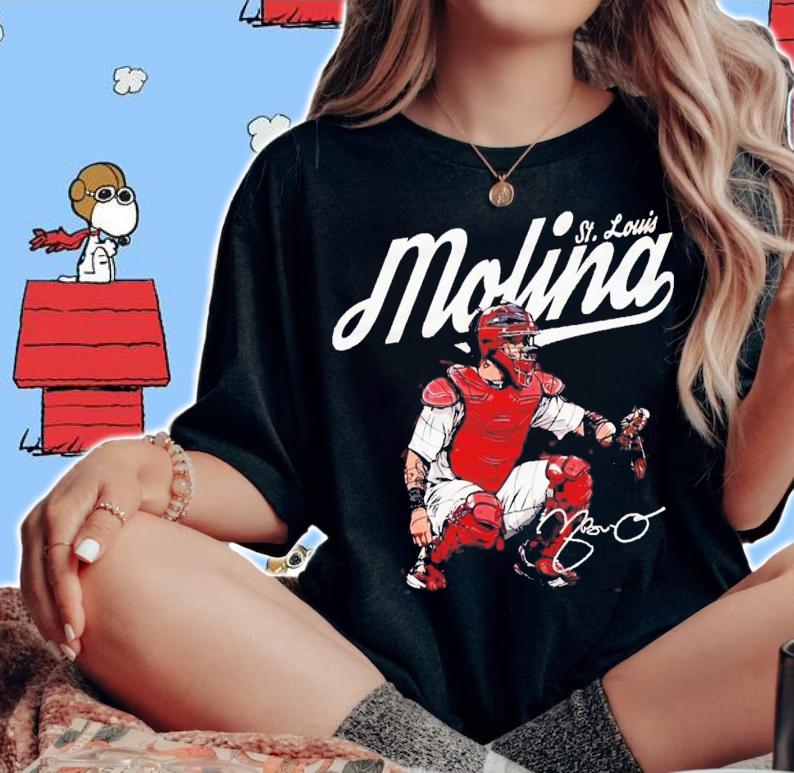 Yadier Molina St. Louis Cardinals Baseball Signatures T-Shirt t-shirt woman shirt