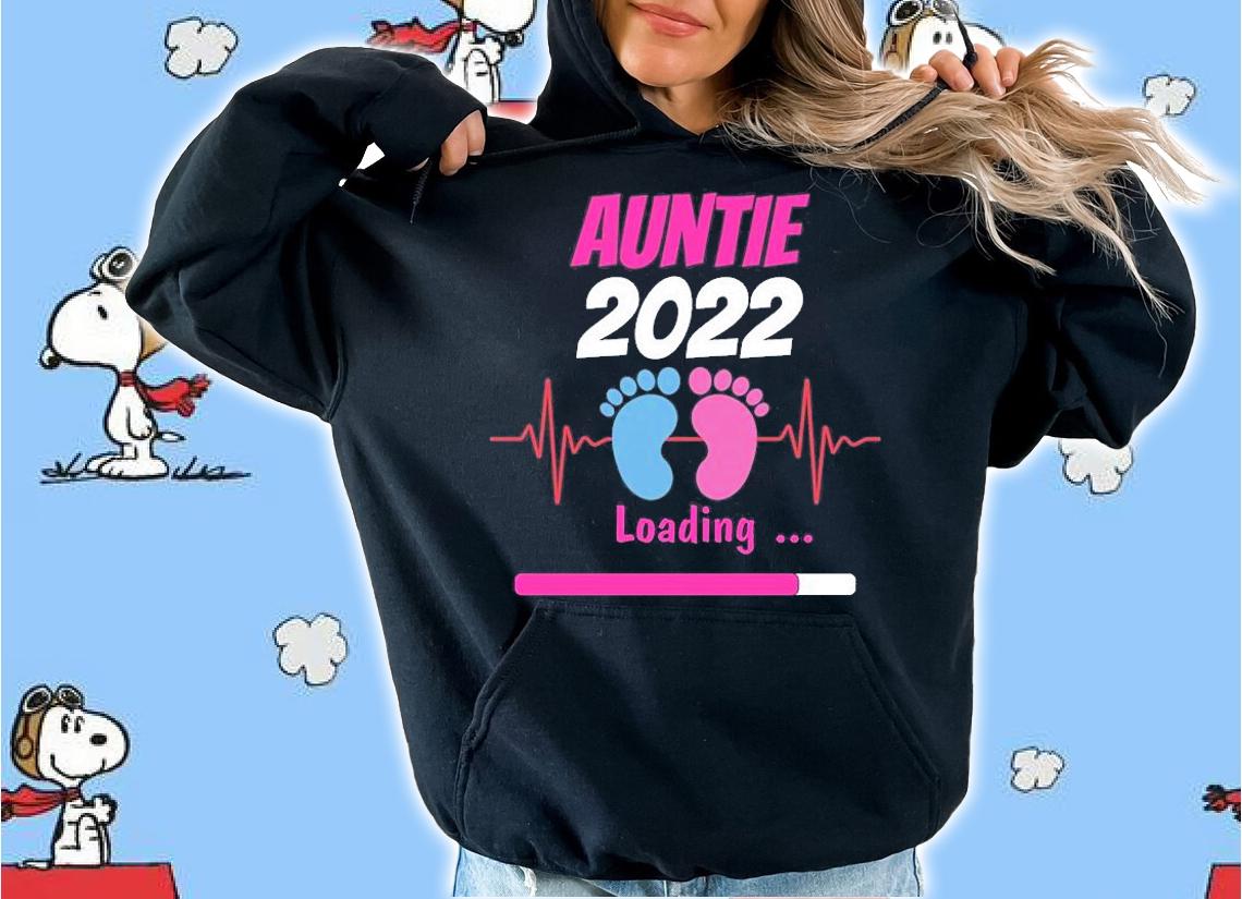 Auntie 2022 Pregnancy Announcement First time Auntie T-Shirt t-shirt