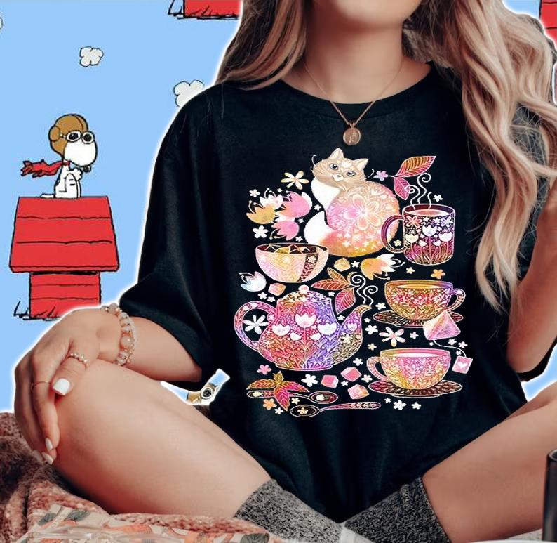 Tea with a coffee Cat T-shirt t-shirt