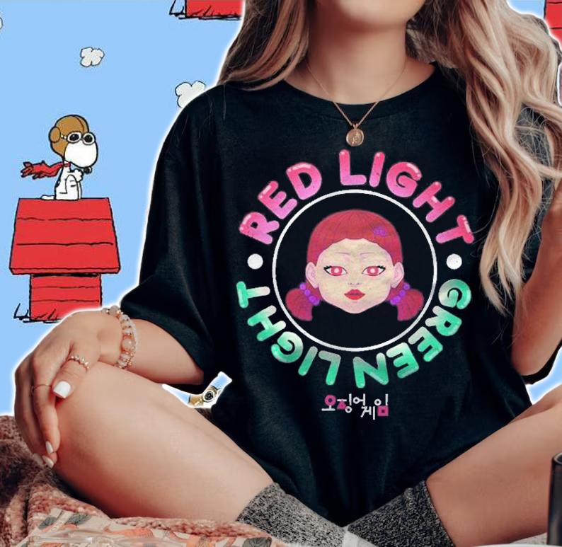 Squid Game Doll Red Light Green Light Logo t-shirt