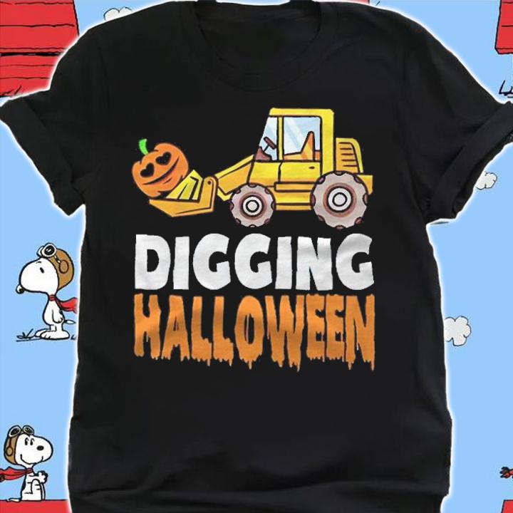 Digging Jack-o-lantern Halloween T-shirt t-shirt