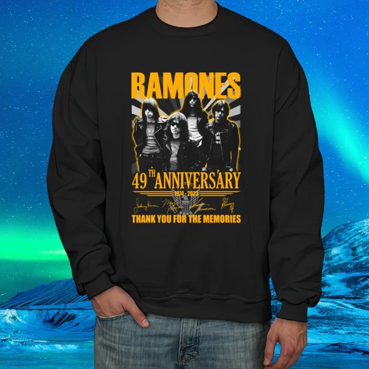 Ramones Rock Band 49Th Anniversary 1974–2023 Thank You For The Memories Signatures T-Shirt sweatshirt